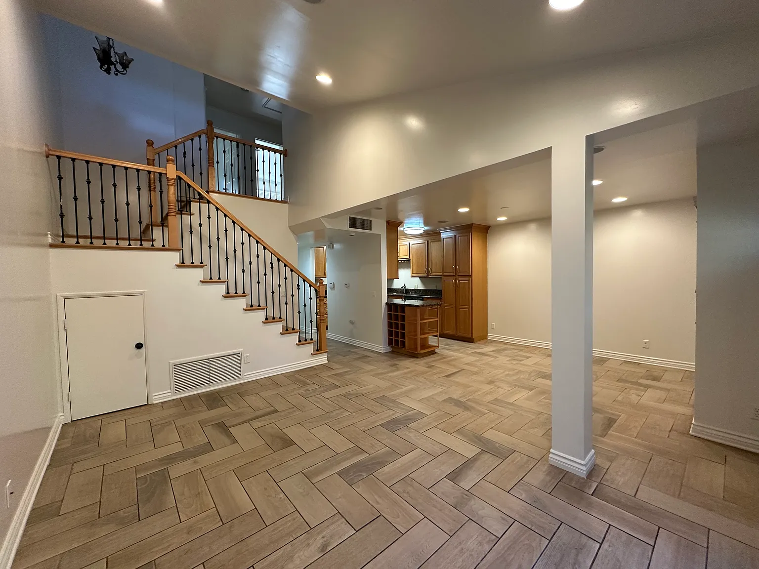 3 bed, 2.5 bath, 1402 sqft, $2,990 — Photo 4