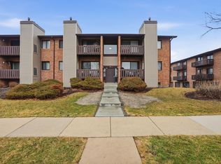 310 Sheridan Dr APT 1D, Willowbrook, IL
