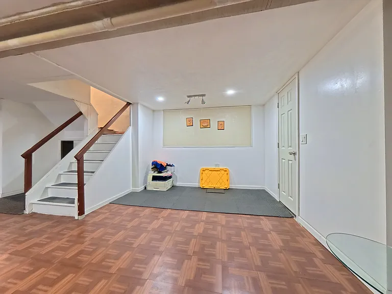 398 Bauer Pl — Photo 16