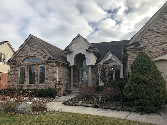 2nd image of 43274 Ashbury Dr