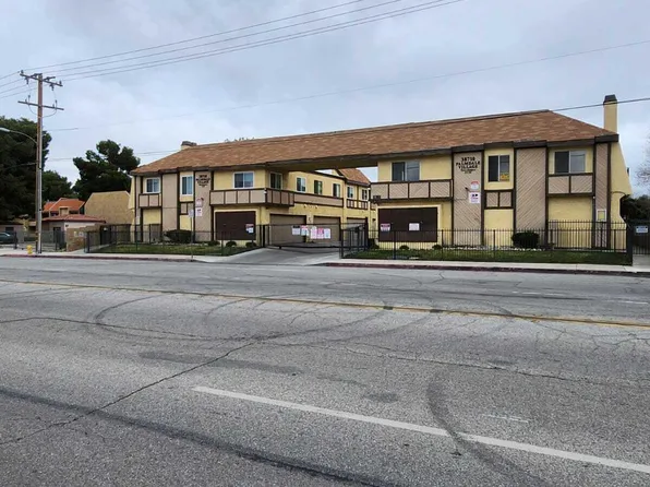 38710 10th St E APT 6, Palmdale, CA 93550