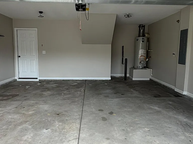 130 Caledonia Dr — Photo 30