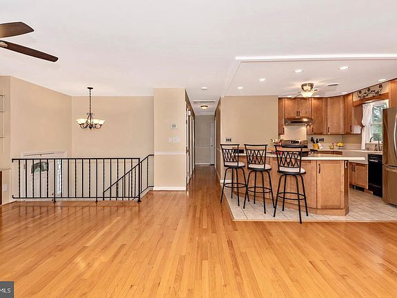 3rd image of 2310 Persimmon Dr