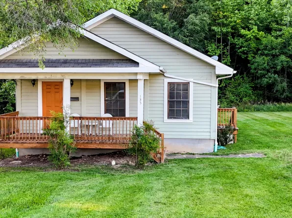 135 E 30th St, Buena Vista, VA 24416
