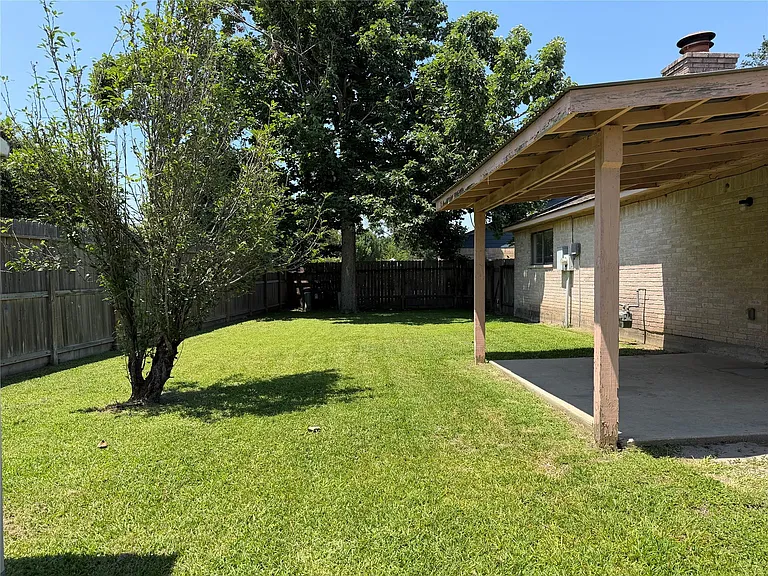 8027 Wind Forest Dr — Photo 22