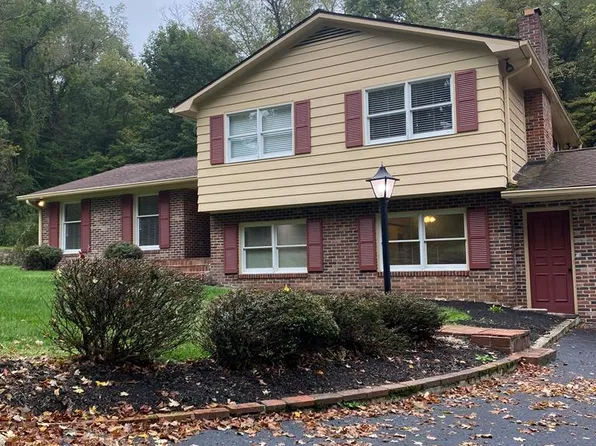 670 Marion Ave, Tazewell, VA 24651