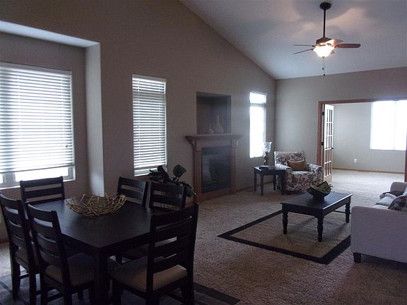 4th image of 1110 Sandstone Dr
