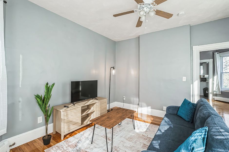 1st image of 19 Harrison St #2