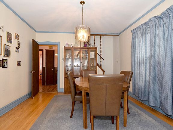 5th image of 2912 N 77th Ave