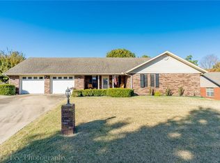 1700 Granada Dr, Springdale, AR 72762