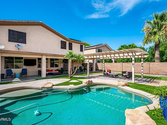 3rd image of 14549 W Verde Ln