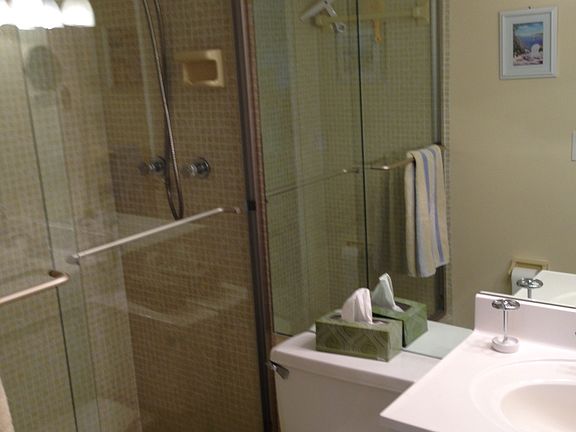 4th image of 101 NE 19th Ave APT 208