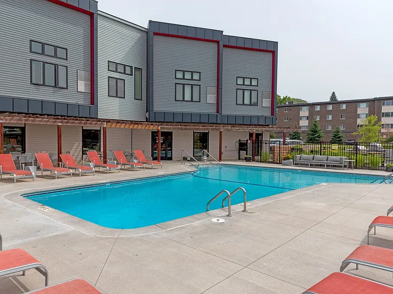 Hamline Pointe Apartments — Photo 2