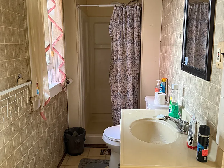 325 Chestnut St #B — Photo 2