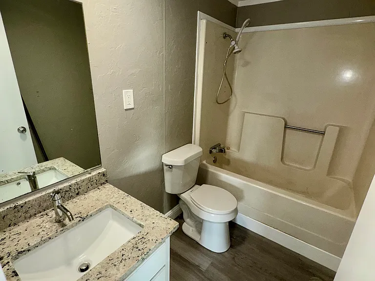 5341 Brown Ln #7 — Photo 6