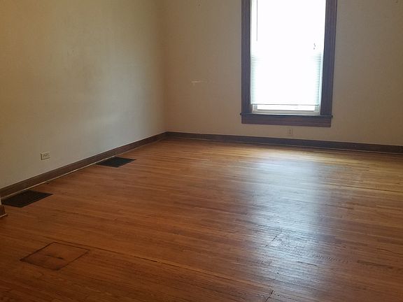 5th image of 42 Marvin Ave