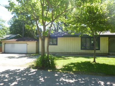 26305 N Walnut Ave, Mundelein, IL, 60060
