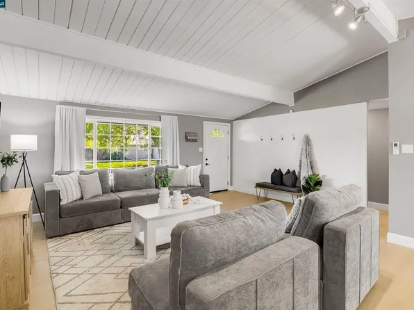 2261 Gehringer Dr, Concord, CA 94520