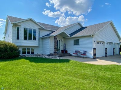1506 Woodridge Ln, West Fargo, ND, 58078