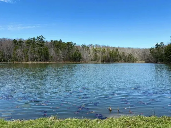 235 Lake Dr, Parkers Lake, KY 42634