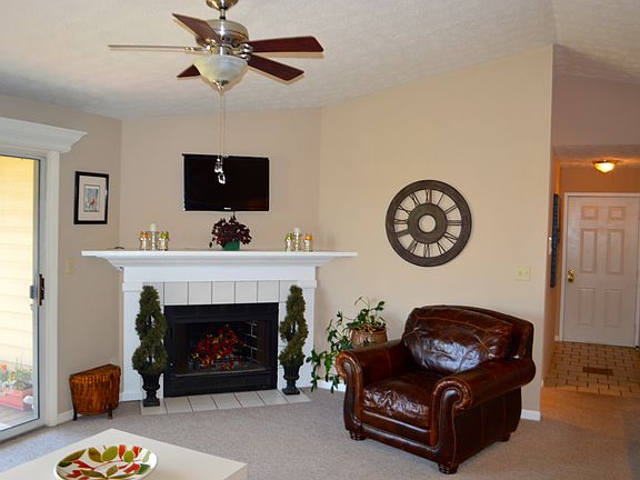 2nd image of 8919 Eagleview Dr APT 10