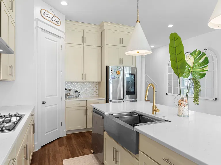 295 Grande Pointe Cir — Photo 15