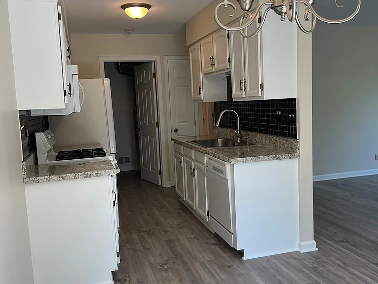 2748 Weeping Willow Dr — Photo 8