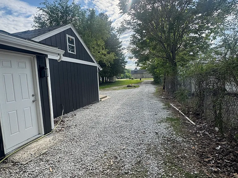 3661 Sherman Dr — Photo 4