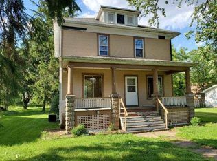 141 W Millard St, Markesan, WI 53946
