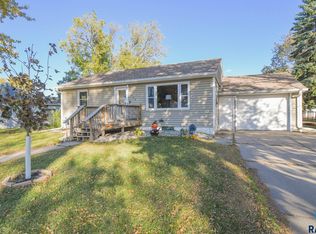 306 N Oaks Ave, Hartford, SD 57033