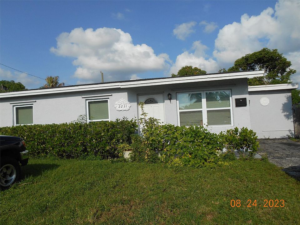 1st image of 2231 NE 2nd Avenue