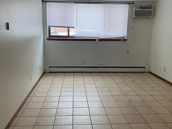 5th image of 912 21st Ave S APT 115