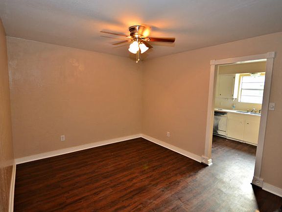 3rd image of 3610 Mendenhall Dr