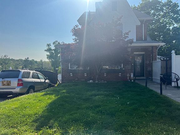 2nd image of 111 Hoover Rd