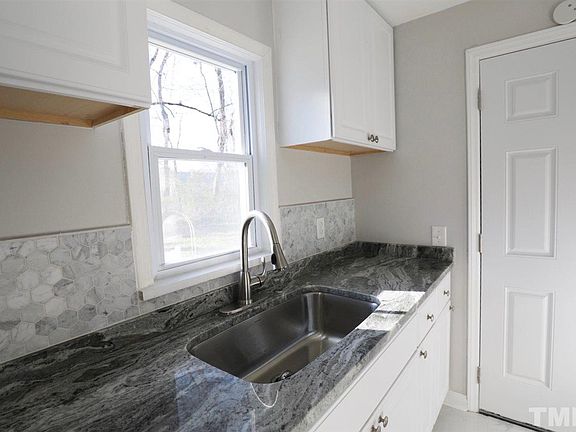5th image of 619 Berwyn Ave