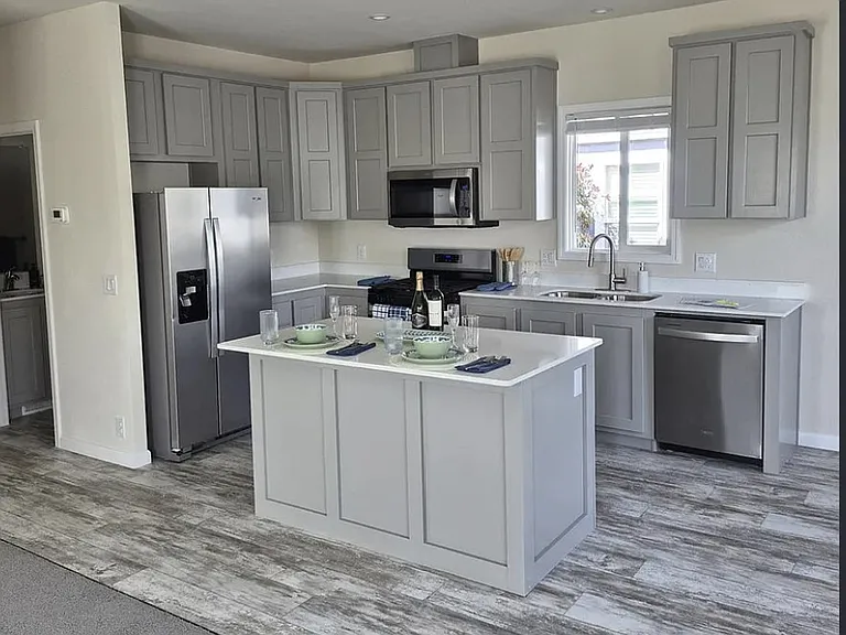 246 Apple Ln — Photo 4