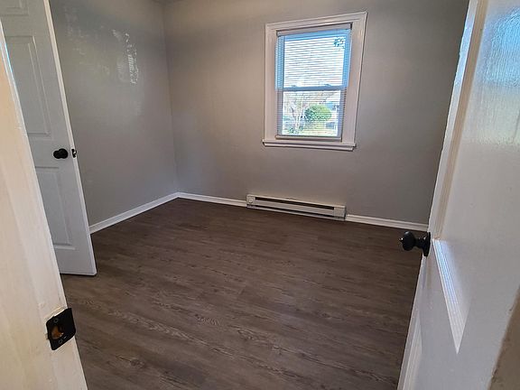 3rd image of 1701 Gordon Ave