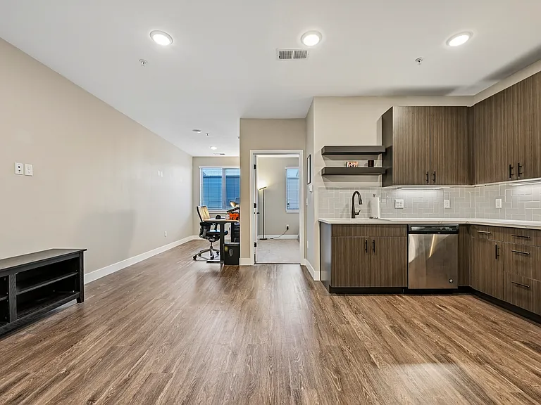 2729 W 28th Ave #505 — Photo 32