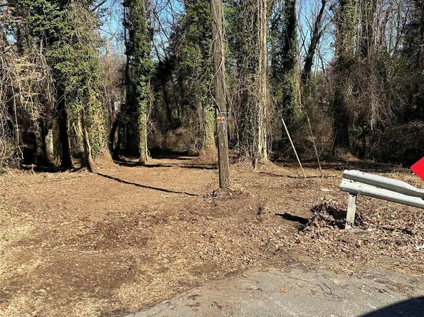 3550 Morris Field Dr, Charlotte, NC 28208