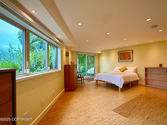 2nd image of 333 M St APT 205