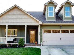 872 Cherry Blossom Ln, Clarksville, TN 37040
