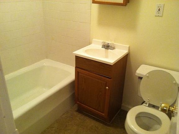 4th image of 23 Daniele Ln APT 18