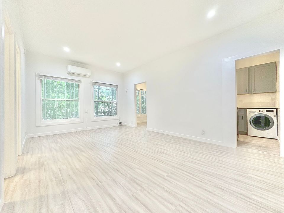 1st image of 1922 Montrose St #105