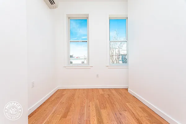 Rented by MySpaceNYC | media 11