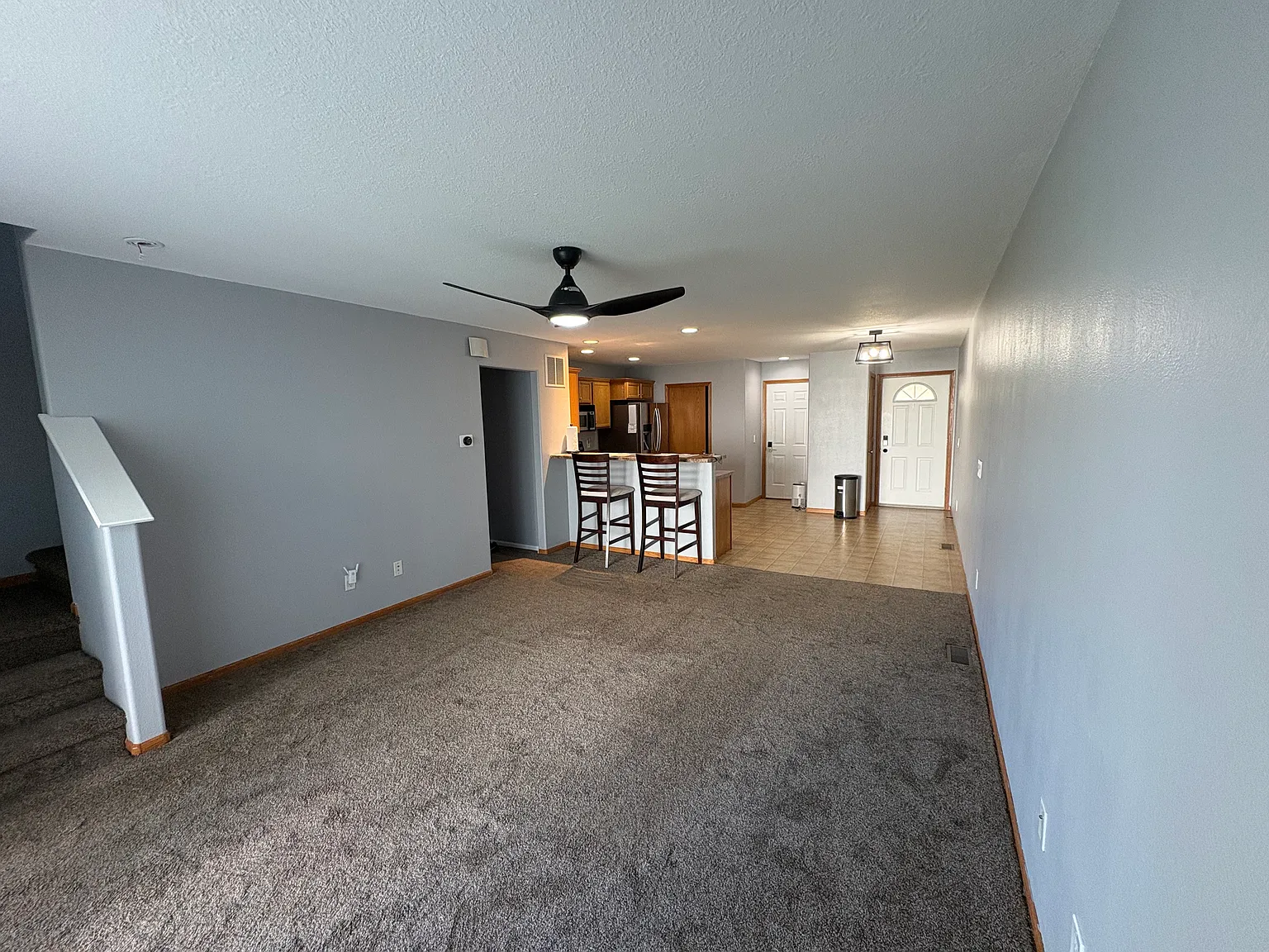 3 bed, 3.5 bath, 1728 sqft, $1,990 — Photo 2