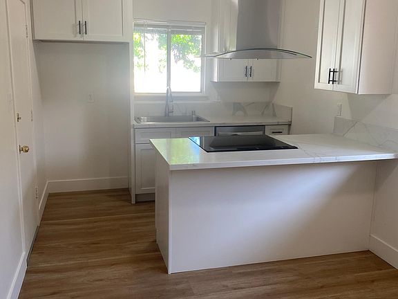4th image of 1125 Wayland Ave