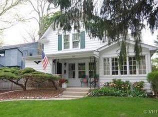 947 Forest Ave, Deerfield, IL 60015