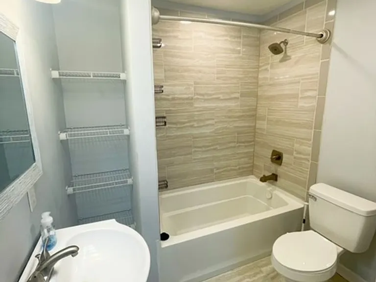 1529 Summit Ave — Photo 6