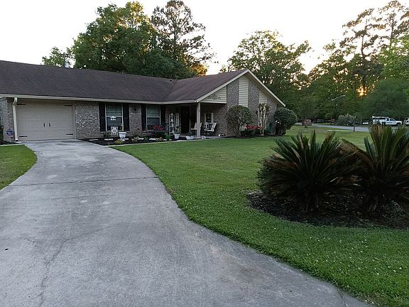 2nd image of 3 Briarwood Dr
