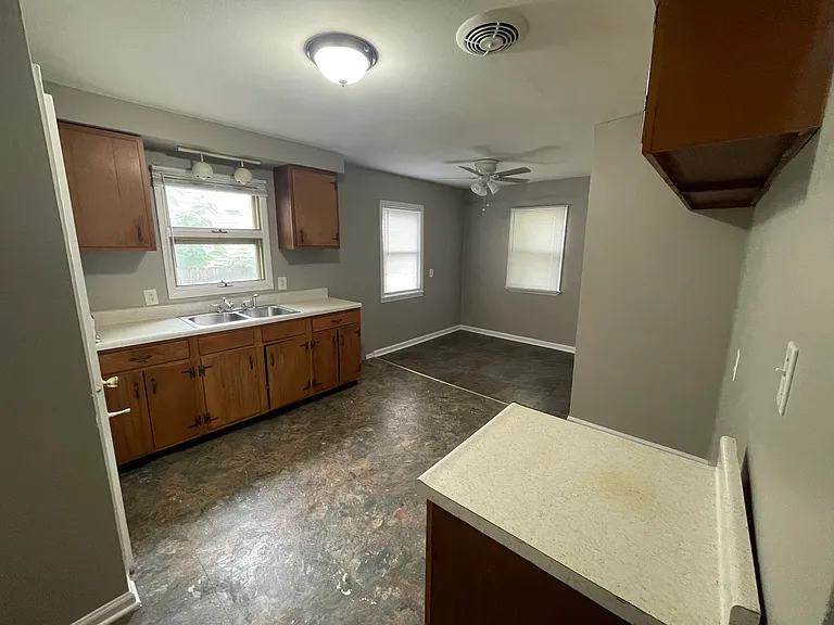 26844 La Salle St — Photo 13